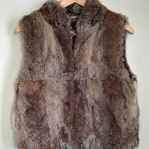 Chic Rabbit Fur Vest in Earthy Tones with Hook Closure and Pockets